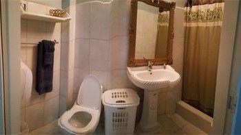 Clifton Hill Manor Hotel Bakhen エクステリア 写真